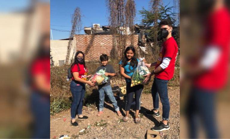 El Club Rotario Culiacán Oriente entrega despensas a familias de escasos recursos