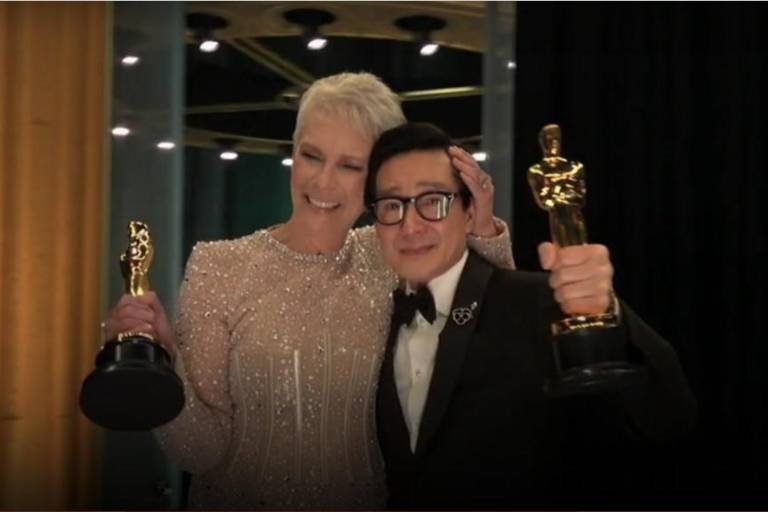 Jamie Lee Curtis gana el Oscar a Mejor Actriz de Reparto por ‘Todo a la vez en todas partes’