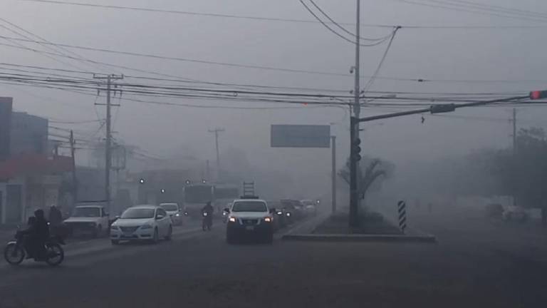 La nube gris y negra afectó tambián la zona de Urías.