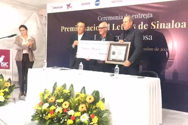 ‘Tener lectores es el más grande premio que puede tener un escritor’: Francisco Hinojosa