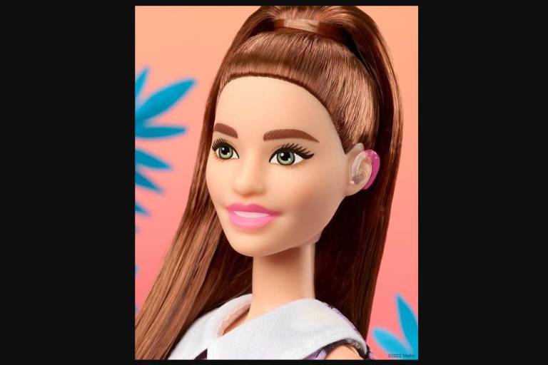 Barbie lanza su primer muñeca con discapacidad auditiva