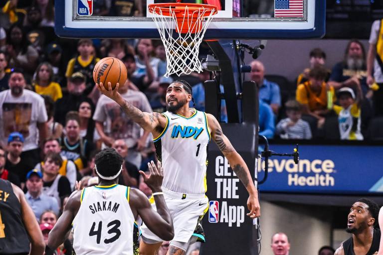 Con un impresionante medio tiempo, Pacers se pone a un triunfo de la final del Este
