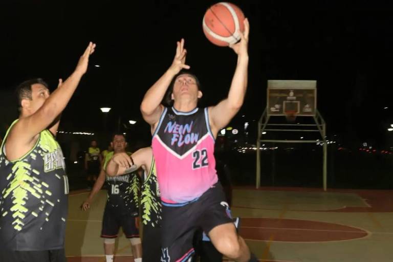 Spin Fresh apalea en duelo ante Los Compadres
