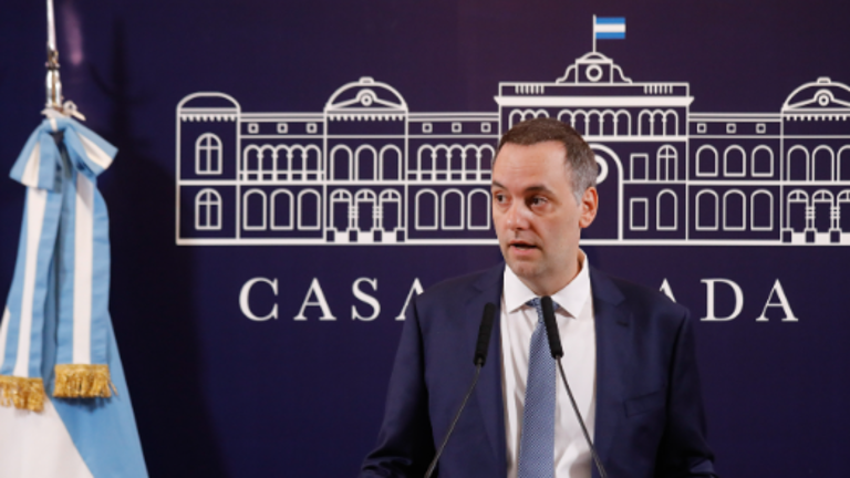 El vocero de la Casa Rosada, Manuel Adorni, anunció las medidas del Gobierno de Milei.