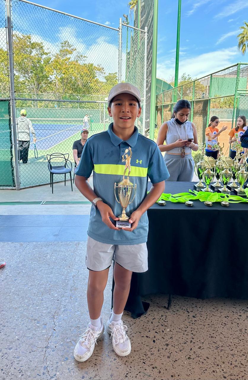 $!Se luce tenis mazatleco en Los Mochis