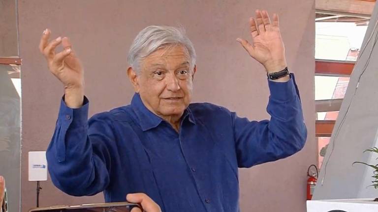 Andrés Manuel López Obrador atacó a Loret de Mola llamándole “experto en montajes”.