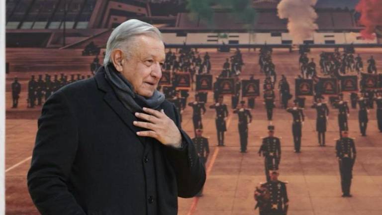 El Presidente Andrés Manuel López Obrador critica a los asistentes a la Marcha por Nuestra Democracia.