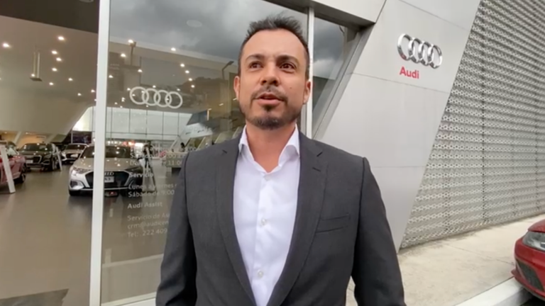 El coordinador de asesores del Presidente de la Mesa Directiva del Senado, Alejandro Armenta Mier, dio una conferencia en una agencia Audi.