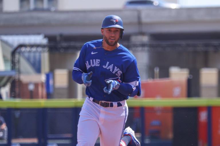Azulejos le caen a Rays con jonrón de George Springer