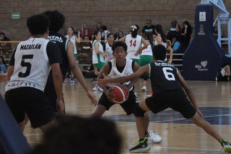 Conquista Mazatlán dos platas y un bronce en basquetbol 5x5