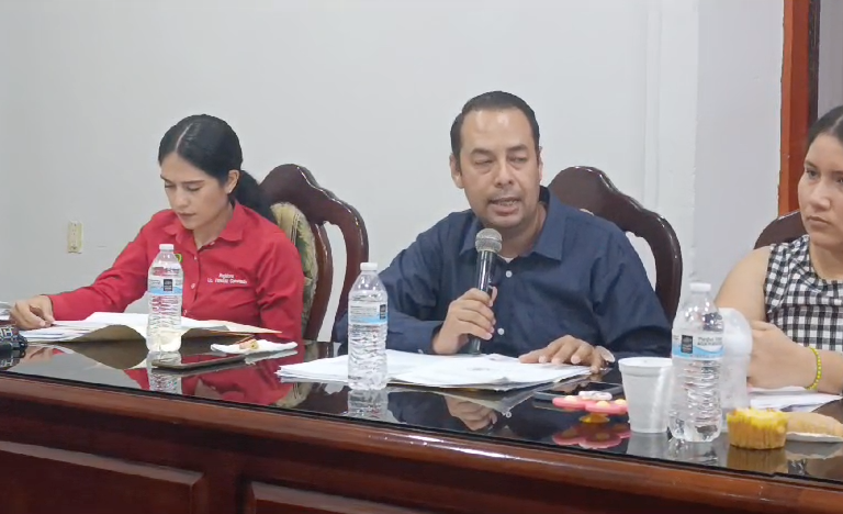 Regidor de Escuinapa reitera petición de comparezca director de Obras Públicas y vota en contra de obra