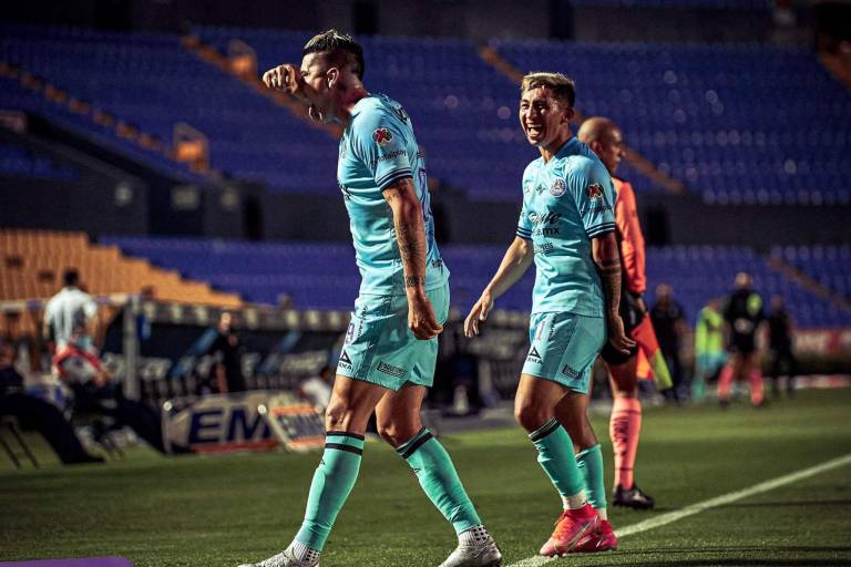 Mazatlán FC apaga el Volcán con triunfo de 2-1 ante Tigres