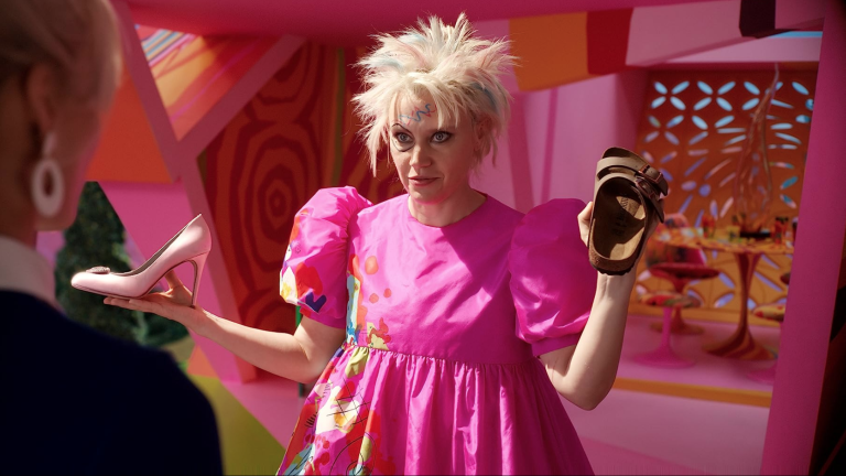 La Barbie Rarita es interpretada por Kate McKinnon.