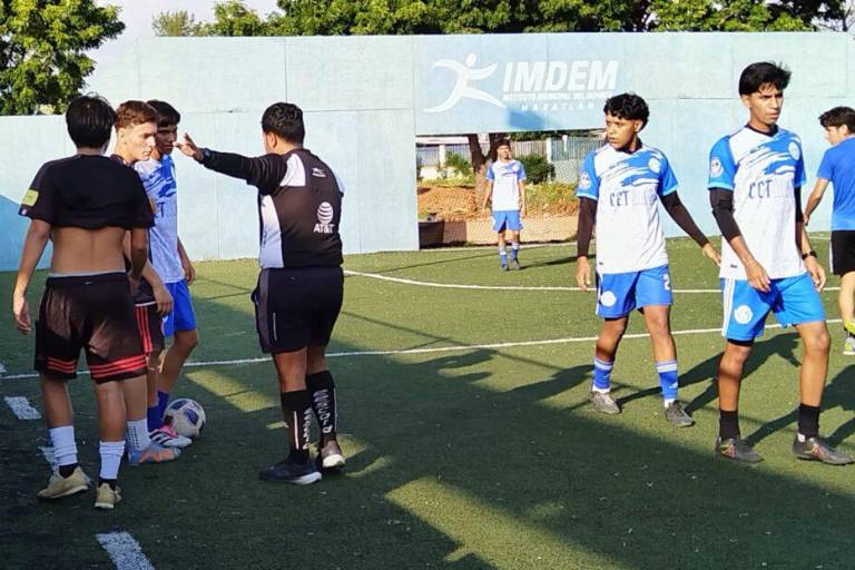 El bicampeón ya está listo para la Liga Estudiantil Municipal de Futbol Rápido Interpreparatorias