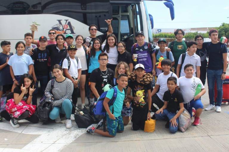 Nutrias de la Alberca Olímpica Imdem parten a Los Mochis a competir en la Copa Albatros de Natación