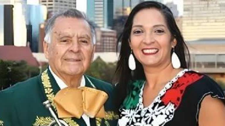 Lisa era voluntaria en una estación de radio comunitaria independiente, KKFI 90.1 FM