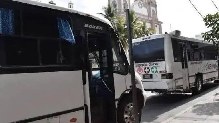 El gremio de transportistas de Sinaloa decidió no operar todas las unidades de camiones urbanos por lo que estos tardarán más en pasar.