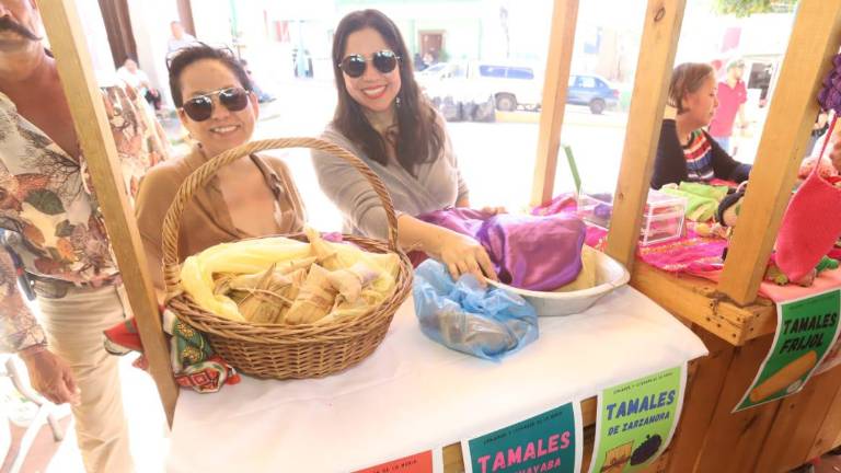Uno de los stands con venta de tamales sorprendió a sus comensales con unos tamales de sabores muy peculiares: tamales ‘coquette’.