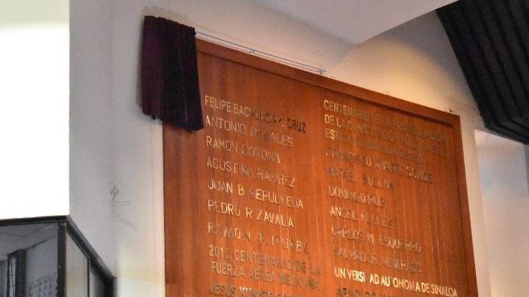 En la sesión solemne, representantes de los tres Poderes del Estado recordaron la vida y legado del indígena revolucionario Felipe Bachomo.