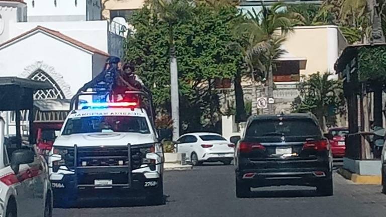 En los últimos días también se ha observado un incremento de la vigilancia en la zona urbana de Mazatlán.