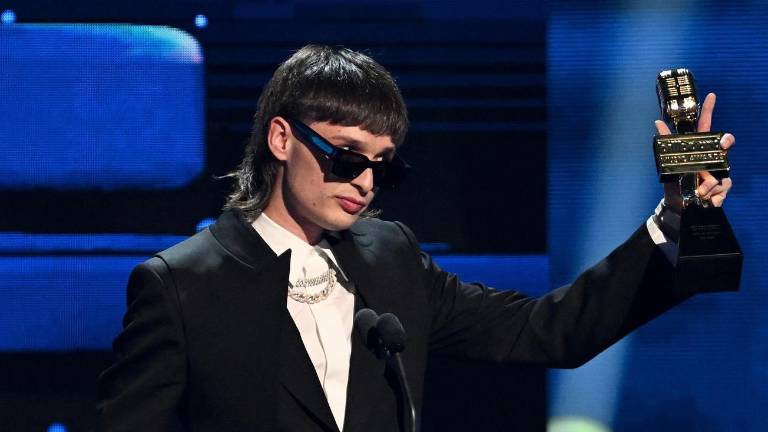 Peso Pluma ganó ocho premios, incluido el de Artista del año, en los Billboard Latin Music 2023.