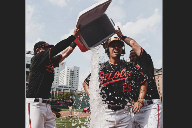 Ramón Urías se viste de héroe al darle el triunfo a los Orioles