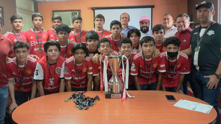 Los equipos fueron premiados.