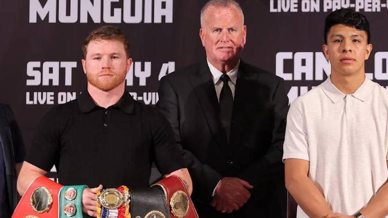 Canelo y Munguía se enfrentan este sábado.