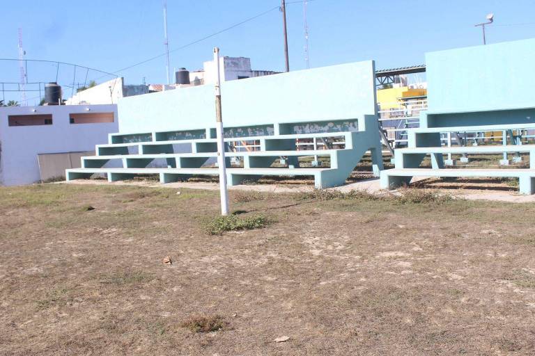 Inicia rehabilitación de canchas de voleibol de playa en Unidad Sahop