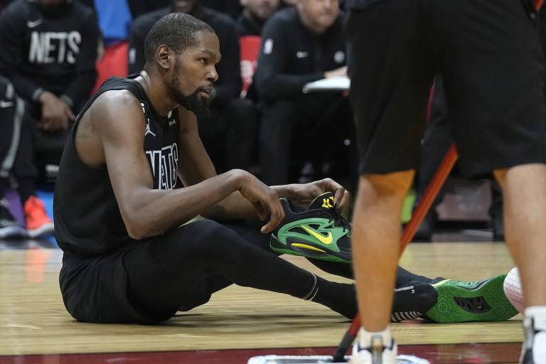 Kevin Durant estará dos semanas de baja por una lesión en la rodilla derecha
