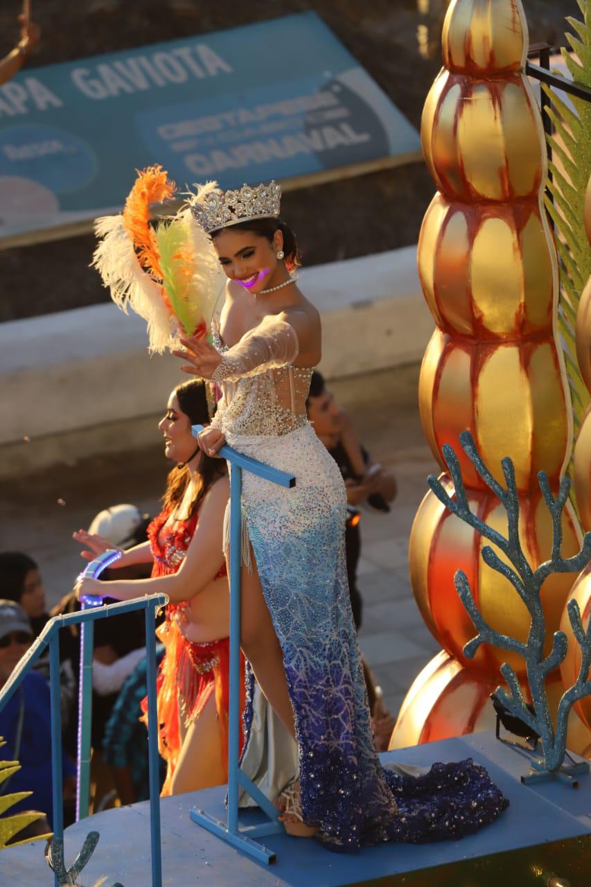$!Abarrotan 515 mil personas el malecón en el segundo y último desfile del Carnaval de Mazatlán
