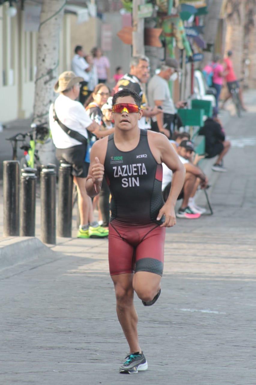 $!René Howlet y Daniela García imponen condiciones en Triatlón Olas Altas
