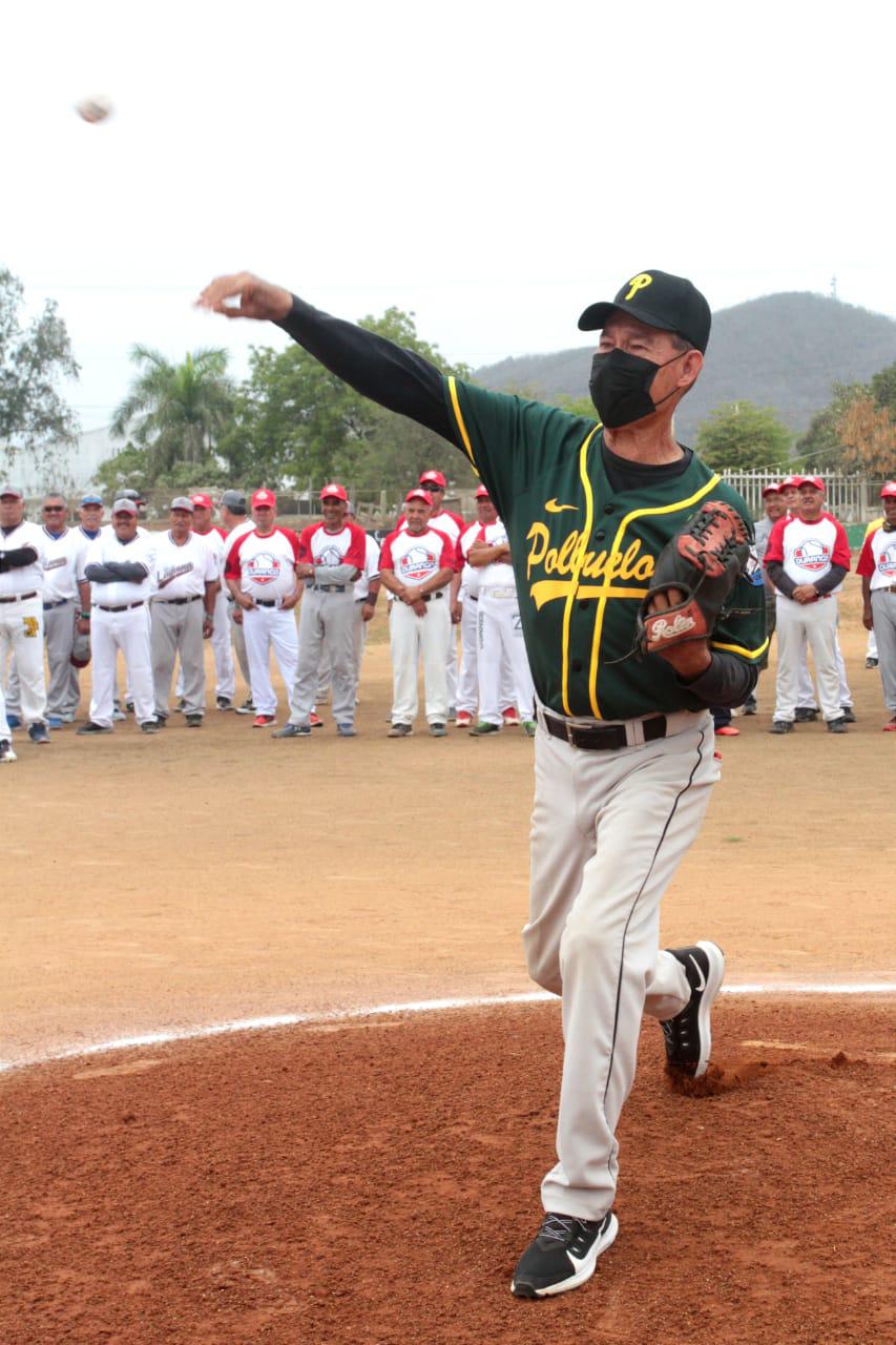 $!Águilas de Culiacán avanza a las semifinales del Nacional de Beisbol 60 y Más 2022