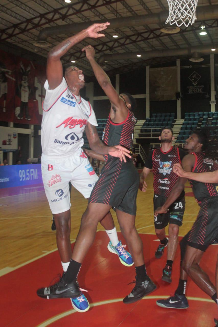 $!Termina la era de James Penny en Venados Basketball, Marcelo Elusich asume puesto de head coach