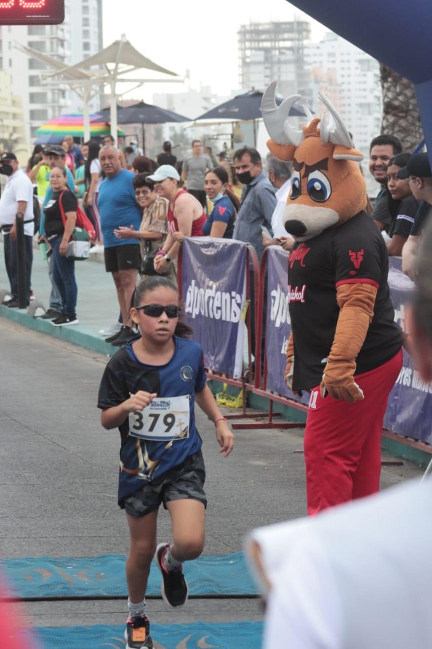 $!Juan de Dios Leyva y Teresa Montes ganan los 10K de la Carrera Naval del Día de la Marina
