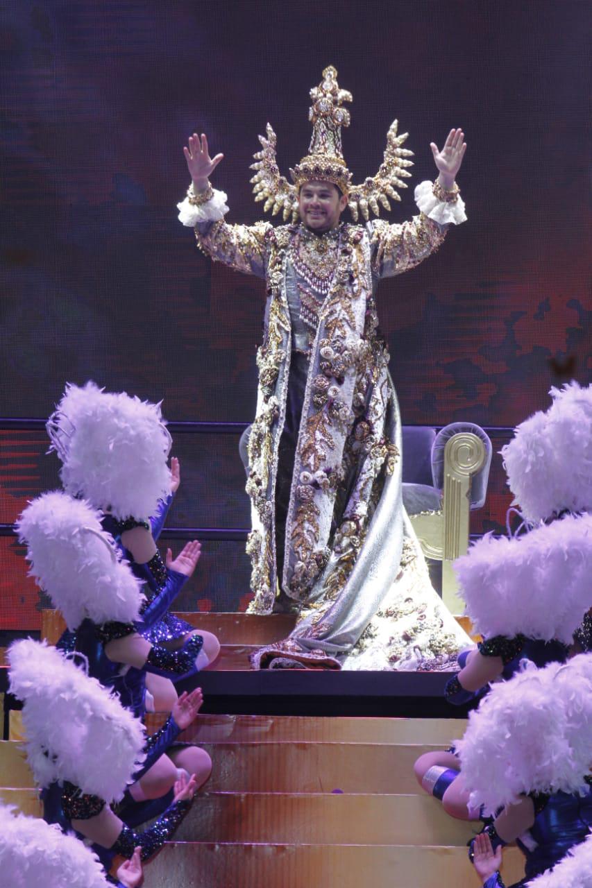 $!Coronan a Víctor II como Rey del Carnaval de Mazatlán 2023