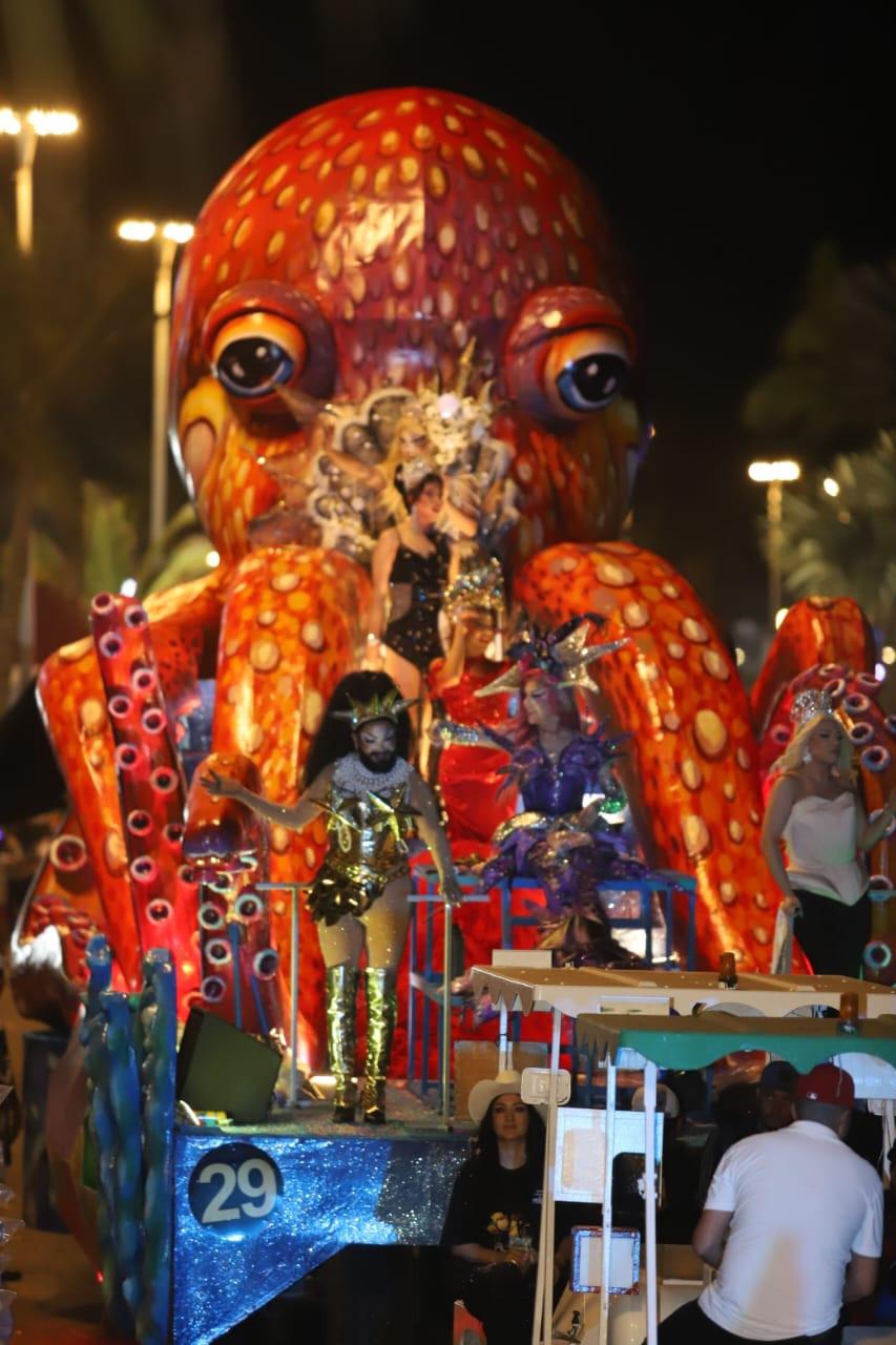 $!Trae desfile del Carnaval de Mazatlán 2025 un momento de paz y diversión a los ciudadanos