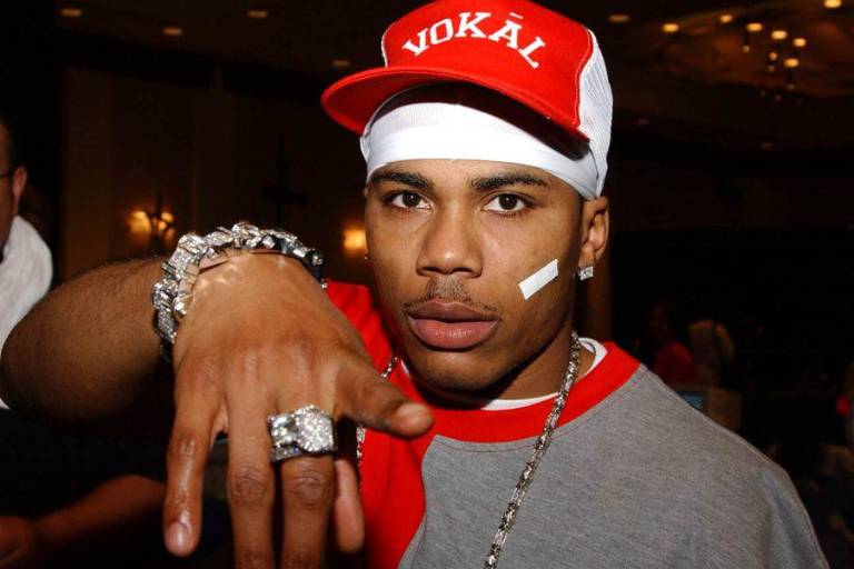 Arrestan y acusan al rapero Nelly por posesión de drogas