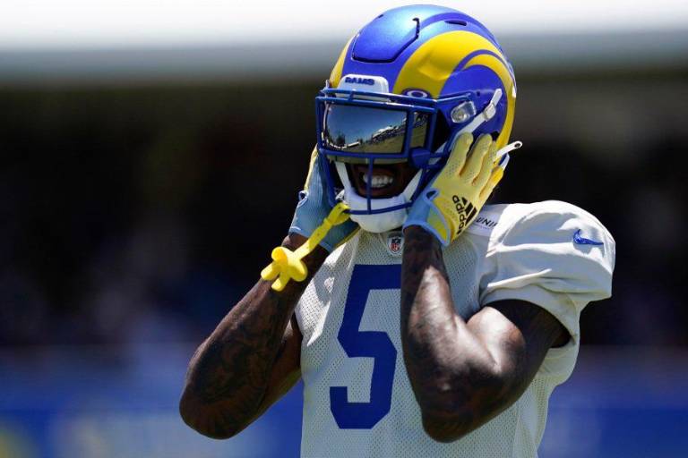 Los Rams cambian a Jalen Ramsey a los Dolphins