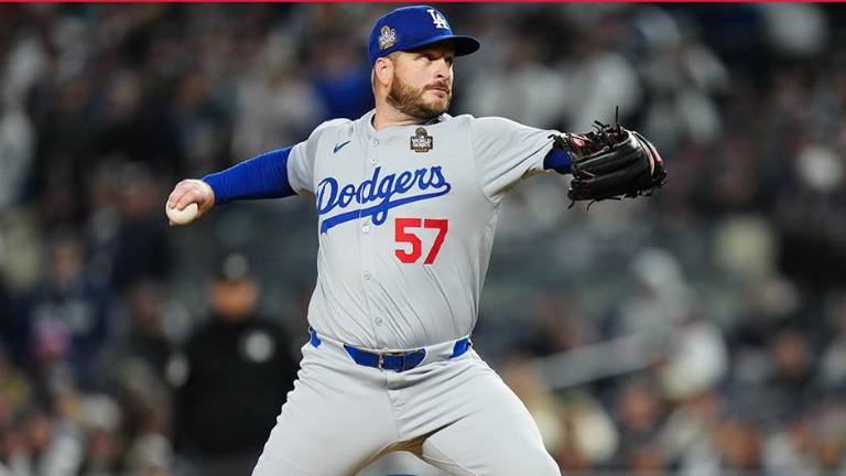 Ryan Brasier lanzará en la próxima temporada para los Cachorros de Chicago.