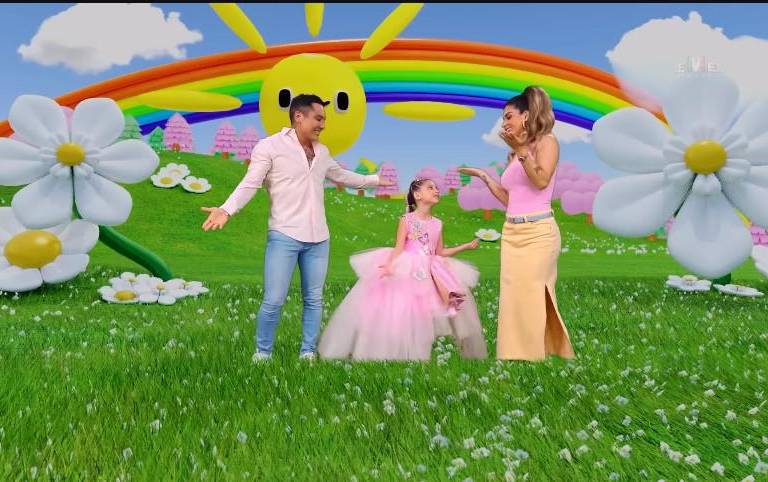 Lanza Edwin Luna a su hija Gianna como cantante