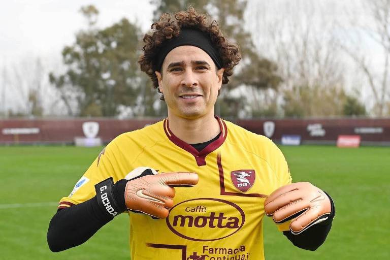 Memo Ochoa firma con el Salernitana de la Serie A