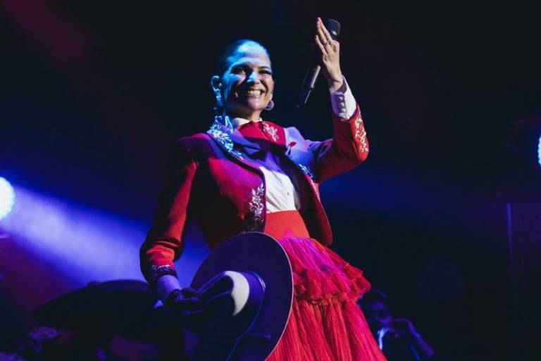 Desea Natalia Jiménez incursionar en los corridos tumbados, pero no dañinos