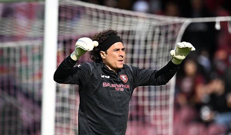 Ochoa y el Salernitana se acercan a la salvación