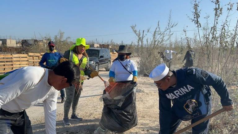 La jornada de limpieza se realizó en coordinación con autoridades municipales.