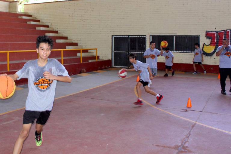 Inicia en Rosario el campamento de verano de basquetbol