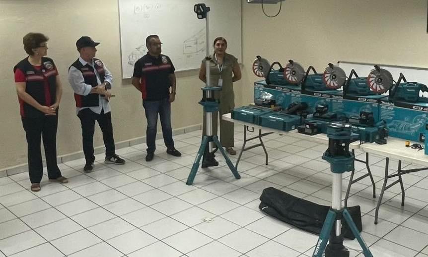 $!Bomberos Mazatlán recibe nuevo equipo gracias al apoyo ciudadano