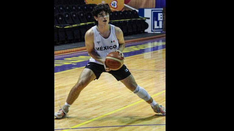 Jesús Santiago Ochoa es uno de los 15 jugadores aztecas convocados para el duelo.