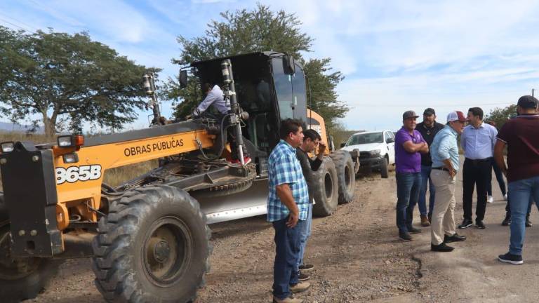 La rehabilitación consiste en el raspado del camino de terracería para dejarlo en condiciones transitables.