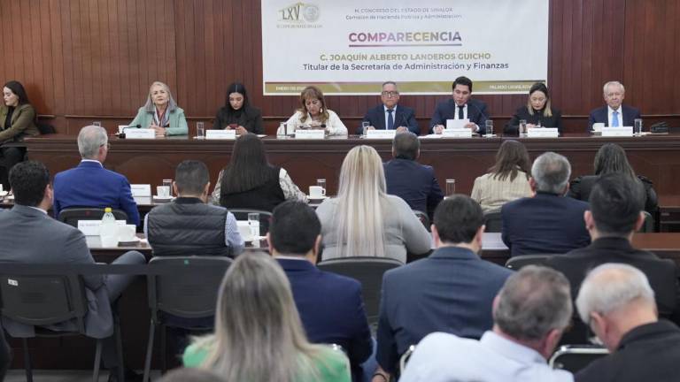 Joaquín Alberto Landeros rindió su comparecencia ante el Congreso de Sinaloa .